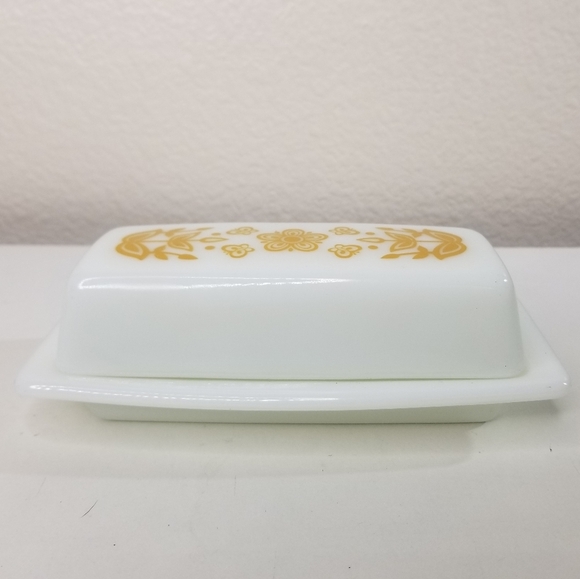 Pyrex Vintage 1970s Butterfly Gold Covered Butter Dish 72-B Milk Glass - Picture 9 of 9